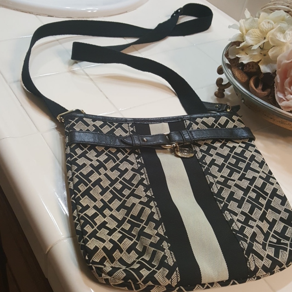Tommy Hilfiger bodywrap bag